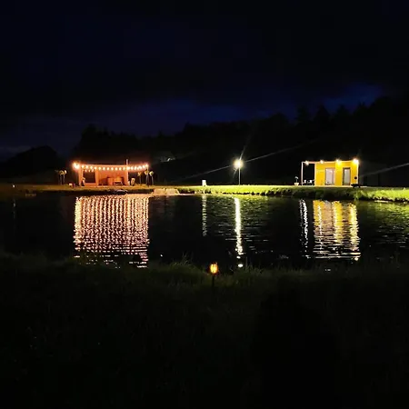 Nad Malowniczym Stawem / Raj Dla Wedkarzy / Mazury Piecki