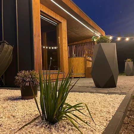 Nad Malowniczym Stawem / Raj Dla Wedkarzy / Mazury Piecki (Warmian-Masurian)